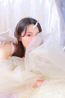坐在又大又硬的上面写作业做作文